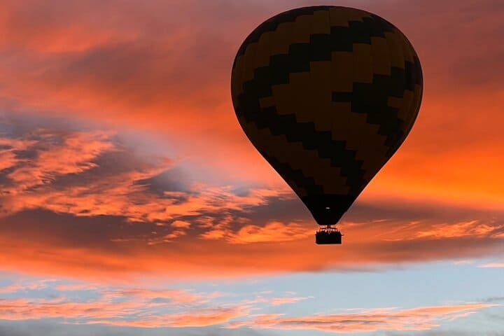 2008electionprocon | Enjoying a Scenic Flight at Sunset for Breathtaking Views